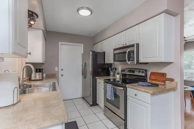 Ev (Conch Cottage Pool Home)