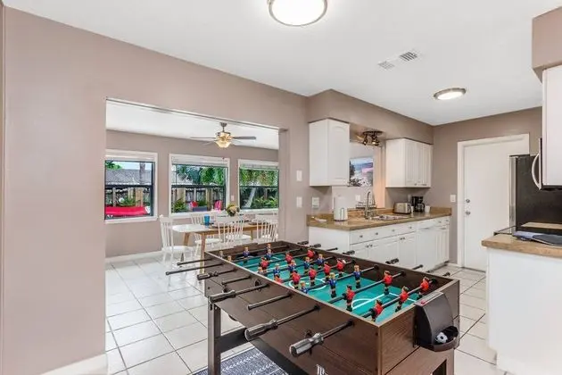 Ev (Conch Cottage Pool Home)