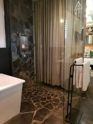 Deluxe Tek Büyük Yataklı Oda, Küvet, Avlu