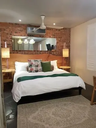 Deluxe Tek Büyük Yataklı Oda, Küvet, Avlu