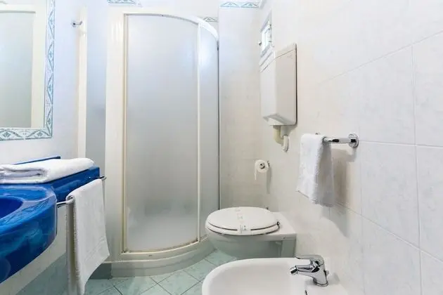 Dört Kişilik Oda, Deniz Manzaralı