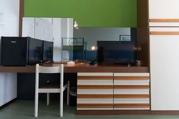 Dört Kişilik Oda, Deniz Manzaralı