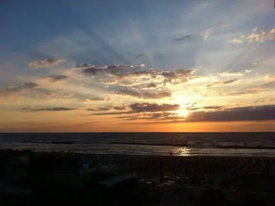 Üç Kişilik Oda, Deniz Manzaralı