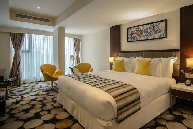 Deluxe Suite