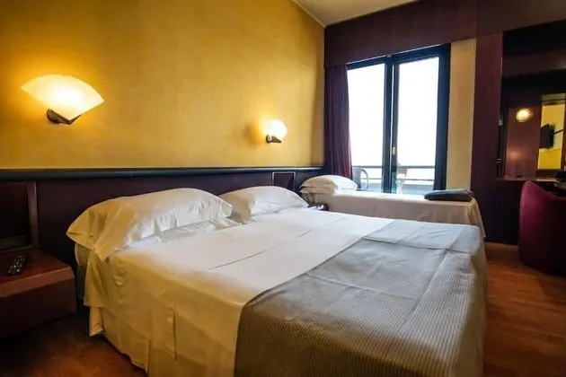 Standard Üç Kişilik Oda, Göl Manzaralı