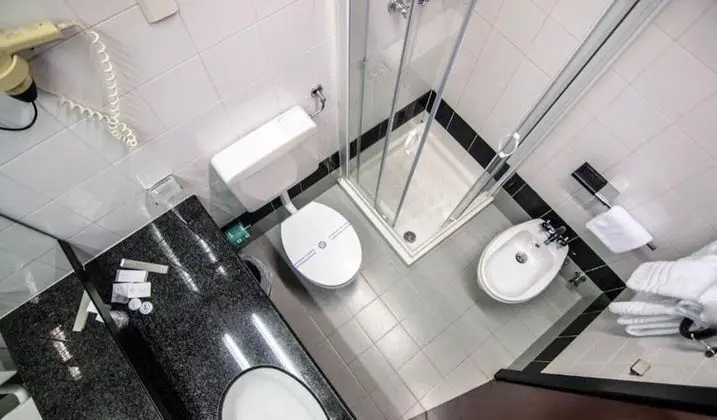 Standard Üç Kişilik Oda, Göl Manzaralı