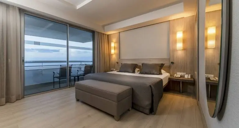 Deluxe Suite Family