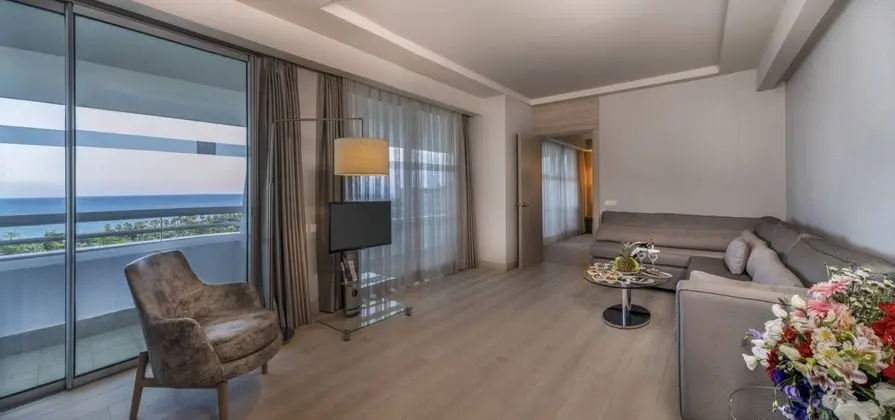 Deluxe Suite Family