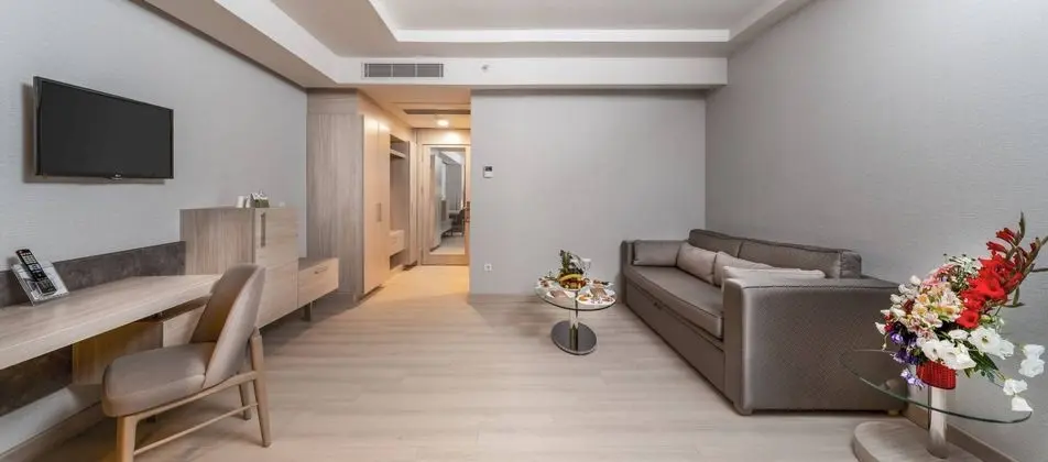 Junior Deluxe Suite