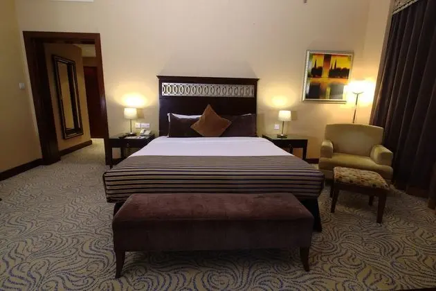 Deluxe Queen Room
