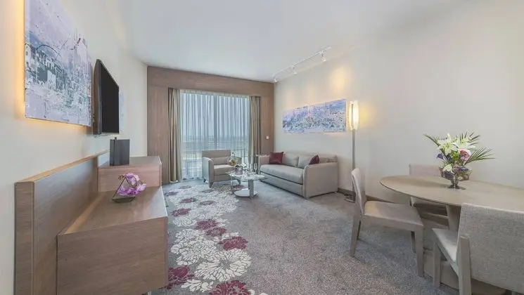 EXECUTIVE SUITE