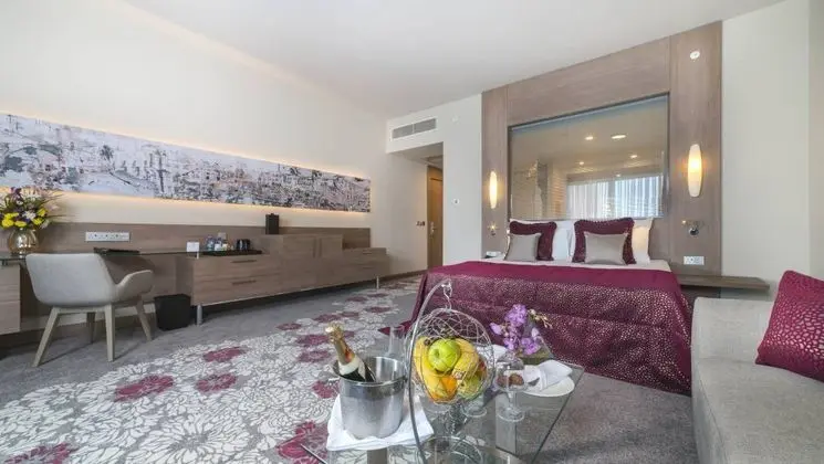 OCEAN SUITE