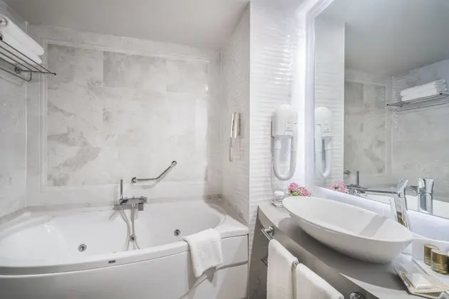 Çift ​​kişilik Deluxe Side Sea View