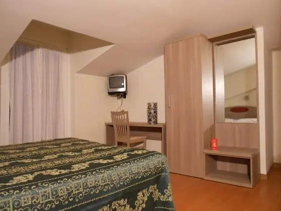 Tek Büyük Yataklı Oda, Balkon