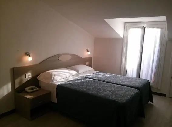 Tek Büyük Yataklı Oda, Balkon