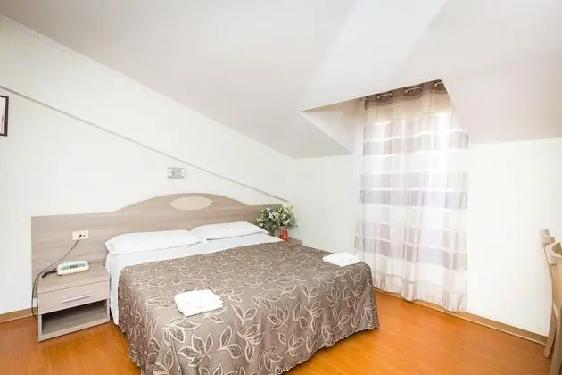 Tek Büyük Yataklı Oda, Balkon