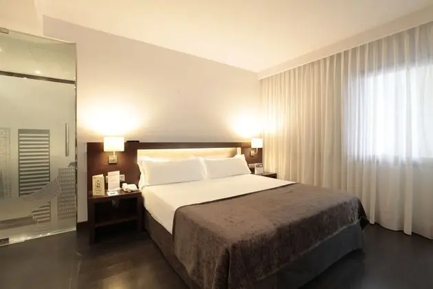 Süit, 1 En Büyük (King) Boy Yatak ve Çekyat, Balkon