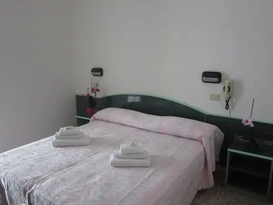 Üç Kişilik Oda