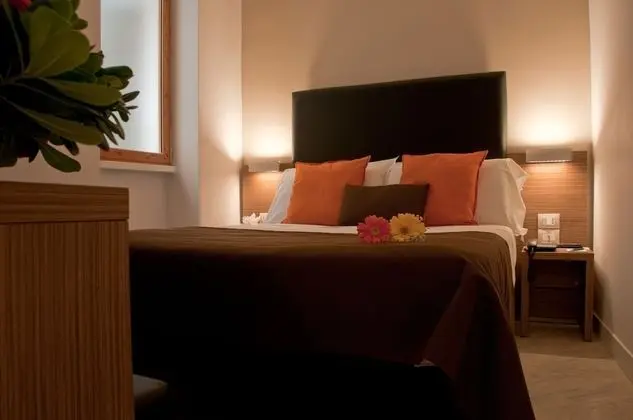 Büyük Yataklı Tek Kişilik Oda