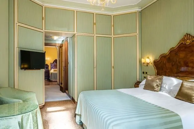 Süit (Saint Mark view)