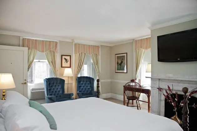 Historic Main Inn, 1 King, No Pets