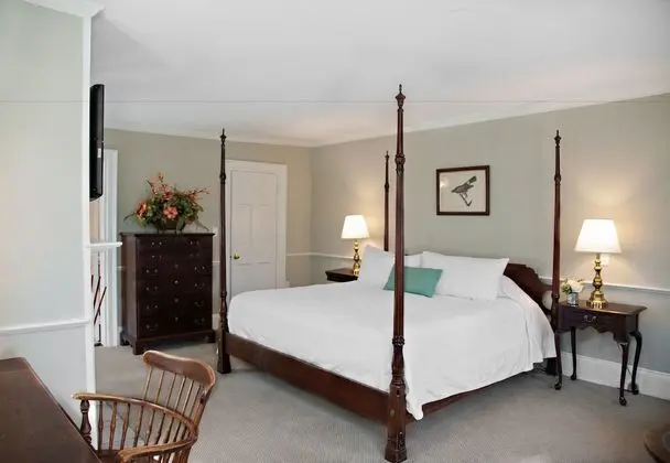 Historic Main Inn, 1 King, No Pets
