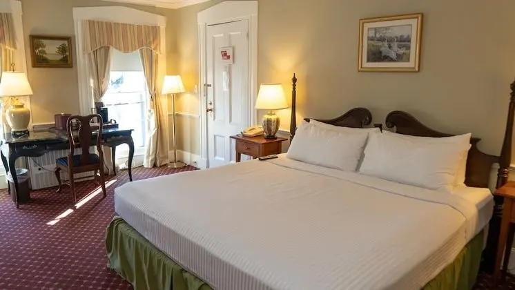 Historic Main Inn, 1 King, No Pets
