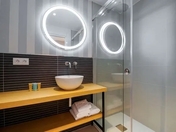 Premium Tek Büyük Yataklı Oda