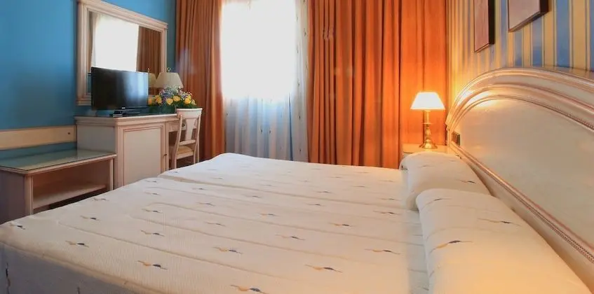 Basic İki Ayrı Yataklı Oda