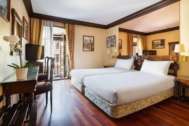 Tek Büyük Yataklı Oda, Balkon