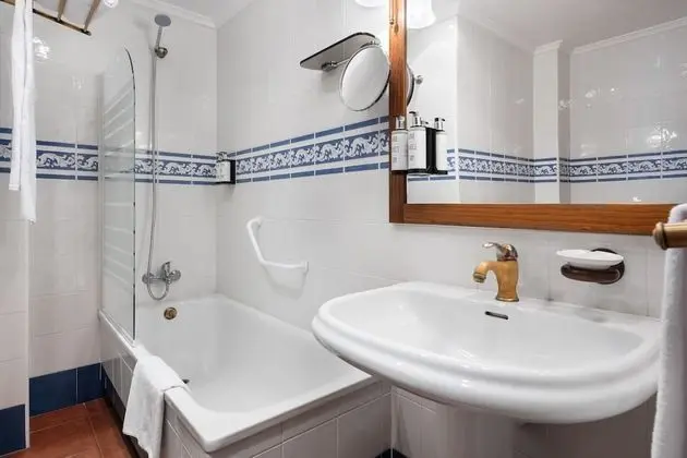 Tek Büyük Yataklı Oda, Balkon