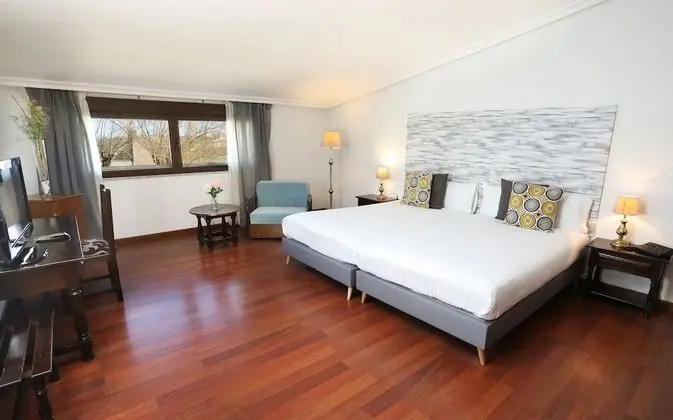 Tek Büyük veya İki Ayrı Yataklı Oda