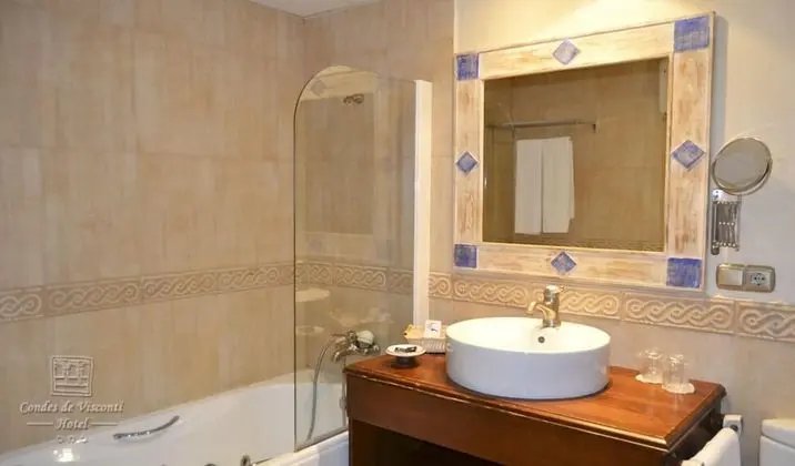 Superior Tek Büyük veya İki Ayrı Yataklı Oda, Jakuzi