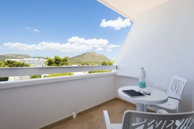 Junior Oda, Balkon