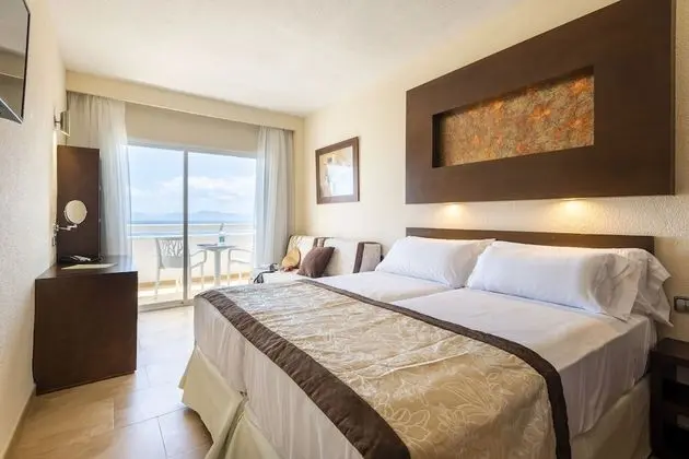 Tek Büyük Yataklı Oda, Balkon, Deniz Manzaralı