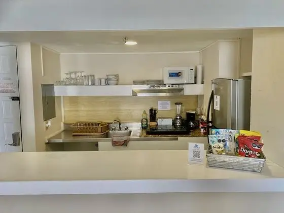 Superb Apartment, 2 Bedrooms, Kitchenette, Partial Ocean View