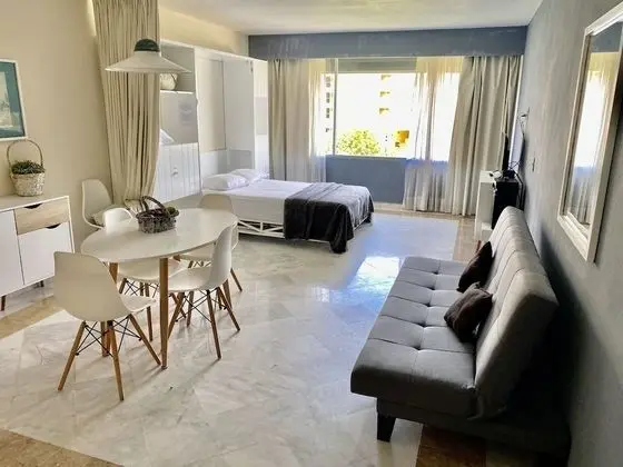Superb Apartment, 2 Bedrooms, Kitchenette, Partial Ocean View