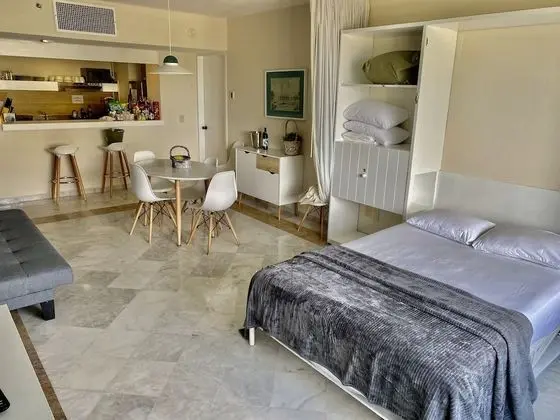 Superb Apartment, 2 Bedrooms, Kitchenette, Partial Ocean View