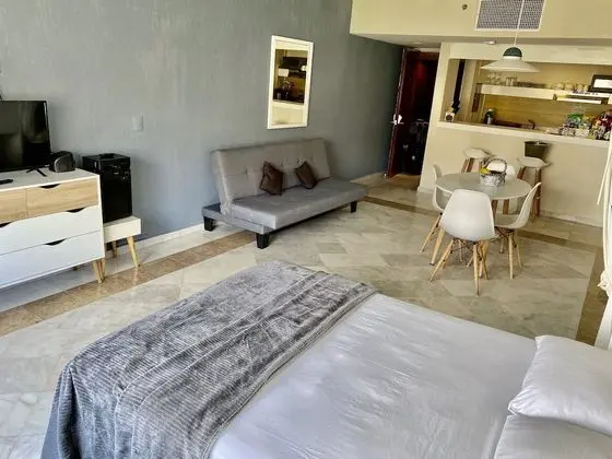 Superb Apartment, 2 Bedrooms, Kitchenette, Partial Ocean View