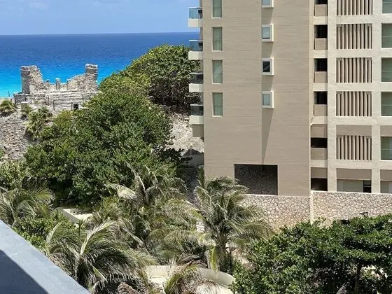 Superb Apartment, 2 Bedrooms, Kitchenette, Partial Ocean View