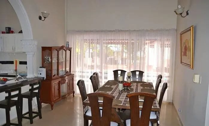 Ev, 5 Yatak Odası (18 people)