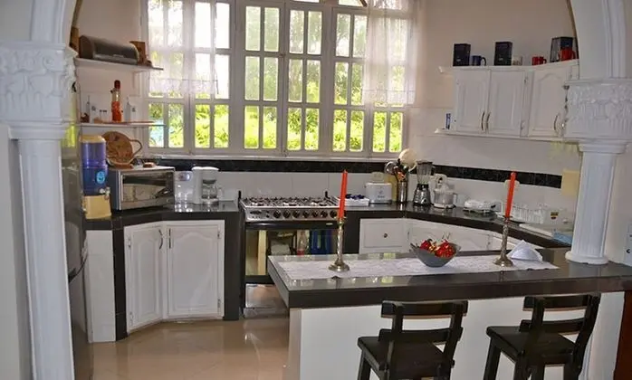 Ev, 5 Yatak Odası (18 people)