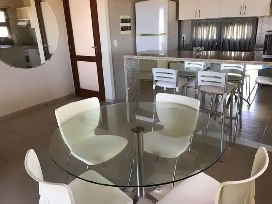 Deluxe Dağ Evi, Havuz Manzaralı
