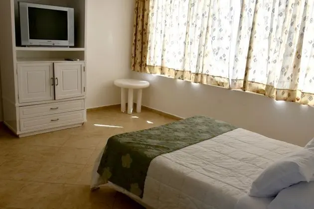 Junior Suit Queen Size Bed