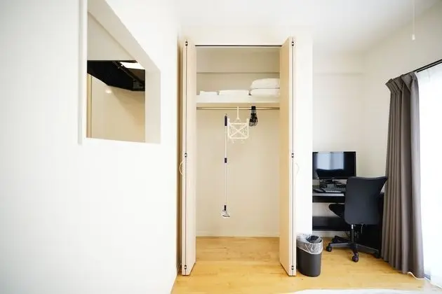 Basic Tek Büyük Yataklı Oda