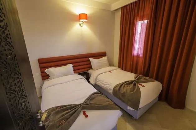 Apart Daire, 2 Yatak Odası, Havuz Manzaralı