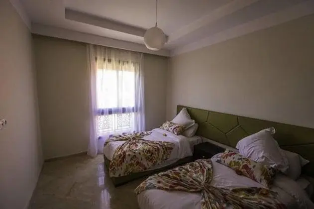 Apart Daire, 2 Yatak Odası, Havuz Manzaralı