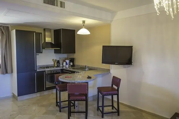 Apart Daire, 2 Yatak Odası, Havuz Manzaralı