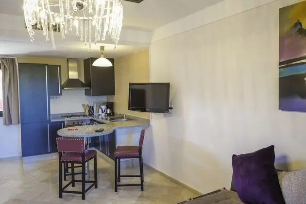 Apart Daire, 2 Yatak Odası, Havuz Manzaralı