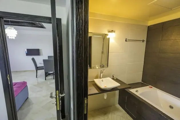 Apart Daire, 2 Yatak Odası, Havuz Manzaralı